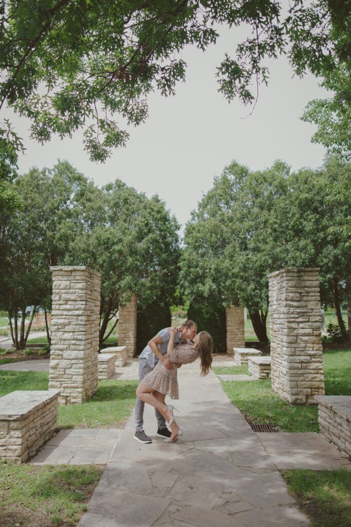 Des Moines Iowa Couples Photographer