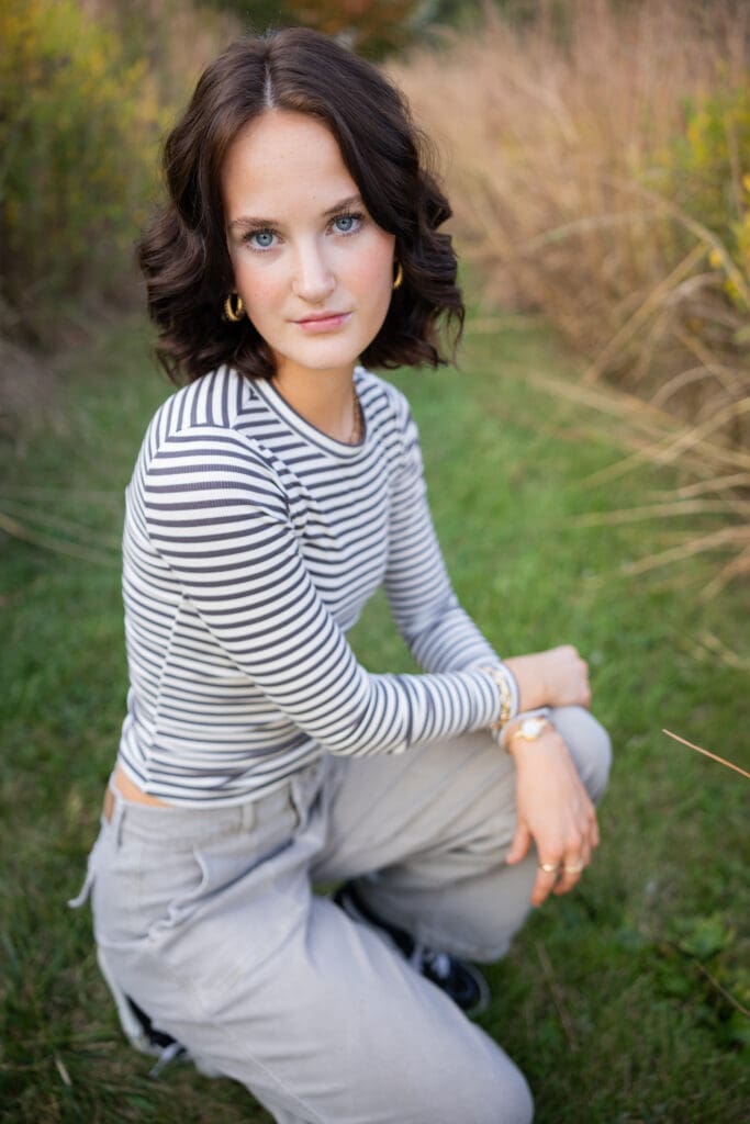 senior girl photo in tall grass