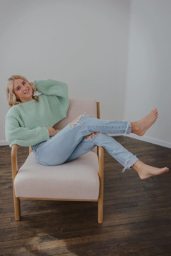 senior girl green sweater studio photo session
