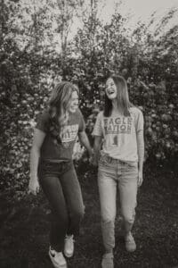 Bestie College Tee Photo Outdoors Floral Backdrop Iowa Senior Photographer Black and White